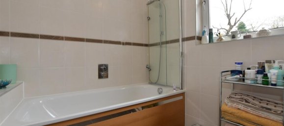 4 Schlafzimmer Haus in Chingford, United Kingdom, Nr. 3931 35