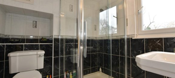 4 Schlafzimmer Haus in Chingford, United Kingdom, Nr. 3931 25