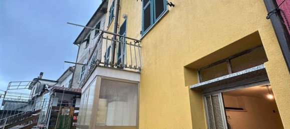 2 rooms Apartment in Follo, Italy No. 83286 3