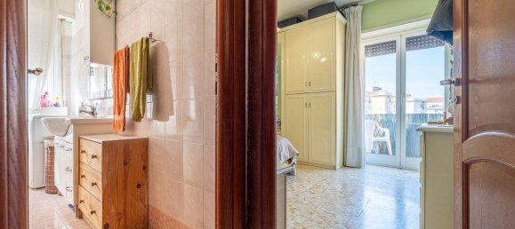 Квартира с 3 комнатами в Рим, Италия № 20627 32