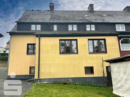 Adosado de 3 dormitorios en Hof, Germany No. 192453