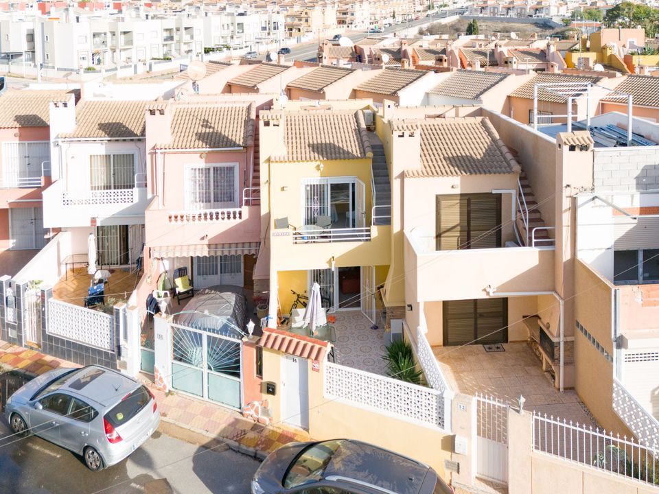 2 غرف نوم تاون هاوس في Torrevieja, Spain رقم 186477