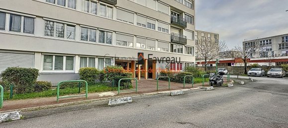 2 bedrooms Apartment in Orly, France No. 143448 2