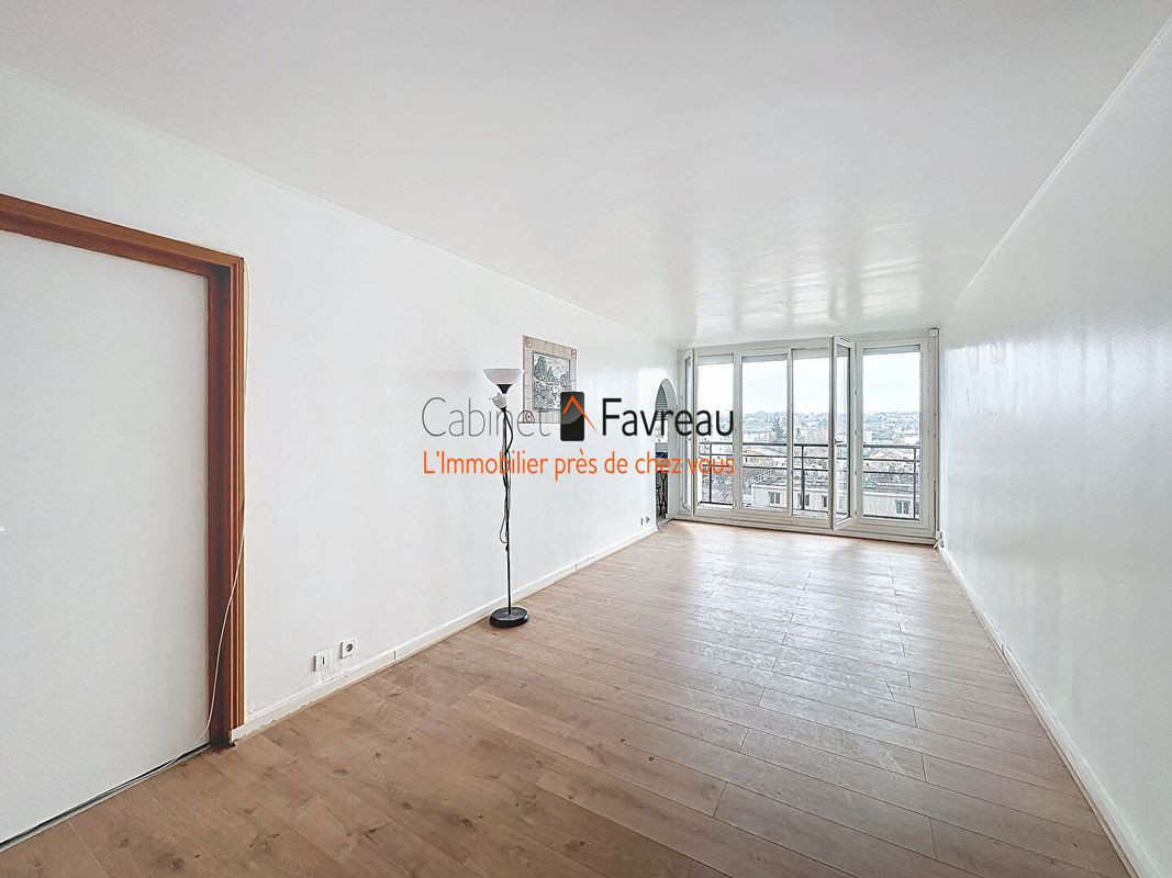 2 bedrooms Apartment in Orly, France No. 143448