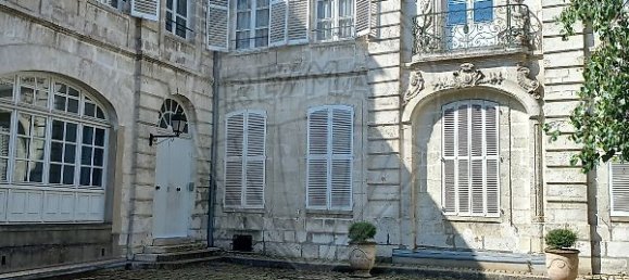 1 bedroom Duplex in Bourges, France No. 248009 2