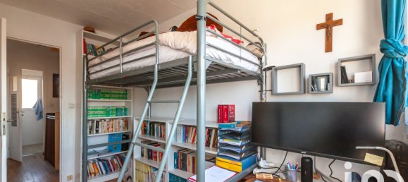 Casa de 5 dormitorios en Villepreux, France No. 348053 11