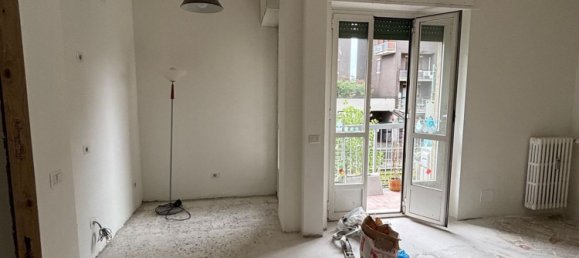 1 bedroom Apartment in Milan, Italy No. 357887 4