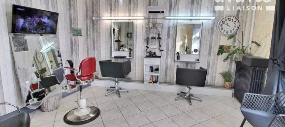 52m² Commercial property in Revigny-sur-Ornain, France No. 209137 5