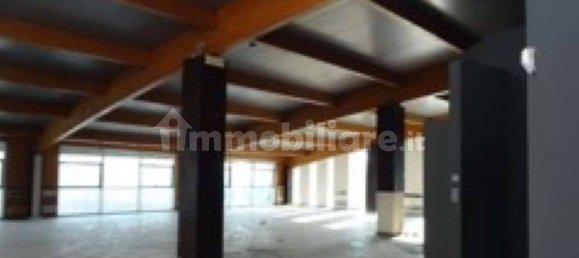 1490m² Commercial property in Montecosaro, Italy No. 81664 4