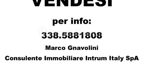 1490m² Commercial property in Montecosaro, Italy No. 81664 13