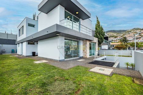 4 bedrooms House in Funchal, Portugal No. 17206