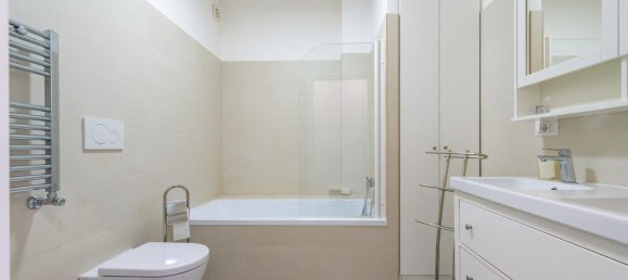 3 rooms Apartment in Rome, Italy No. 41194 41