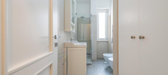 3 rooms Apartment in Rome, Italy No. 41194 37