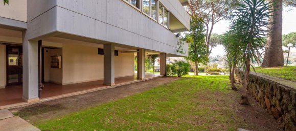 3 rooms Apartment in Rome, Italy No. 41194 2