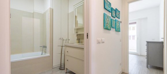 3 rooms Apartment in Rome, Italy No. 41194 42