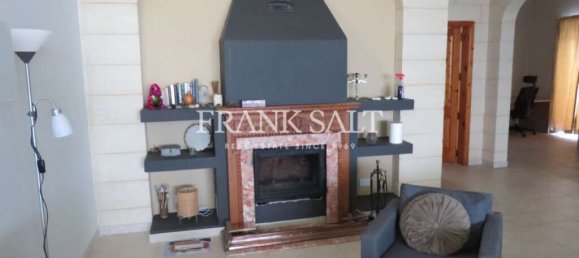 Ático de 3 dormitorios en Zabbar, Malta No. 1114 4