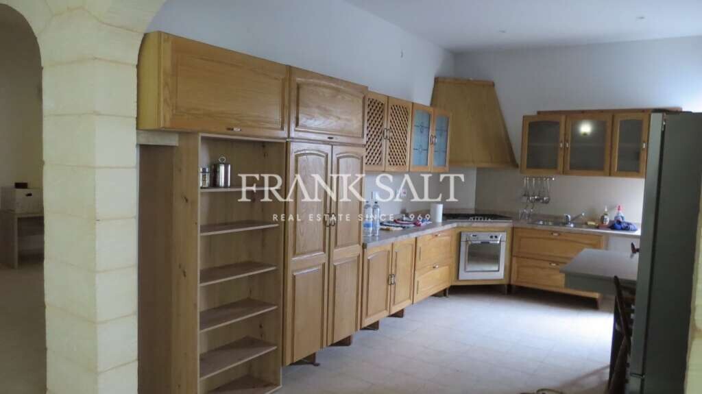 Ático de 3 dormitorios en Zabbar, Malta No. 1114