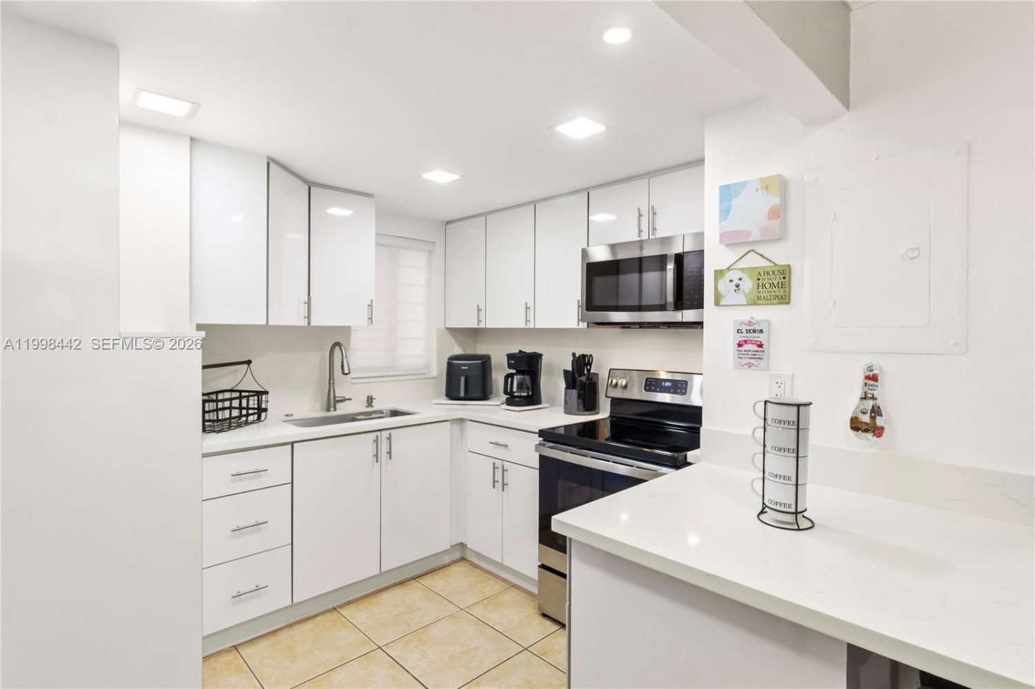 2 chambres propriété commerciale à vendre à Miami, Miami-Dade, Florida, USA № 614880