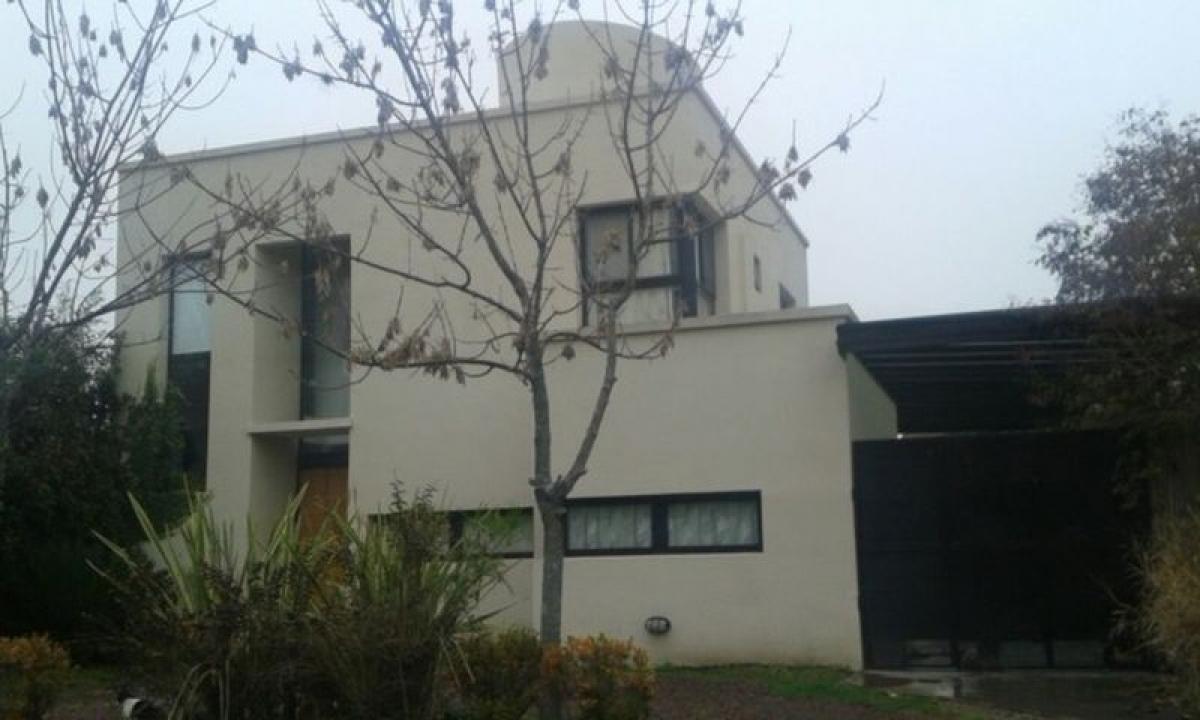 3 bedrooms House in Tigre, Argentina No. 73731