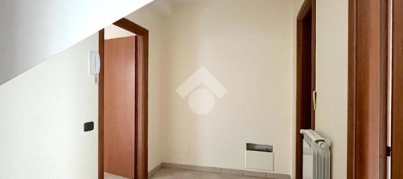 Apartamento de 2 dormitorios en Genzano di Roma, Italy No. 54004 10