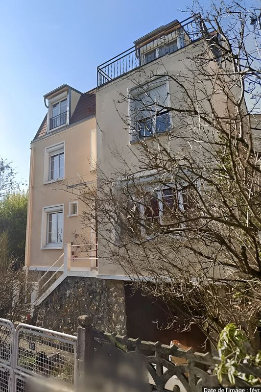 4 chambres Maison à Suresnes, France No. 299610