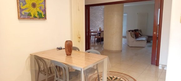 5 bedrooms Apartment in Bari, Italy No. 326773 4
