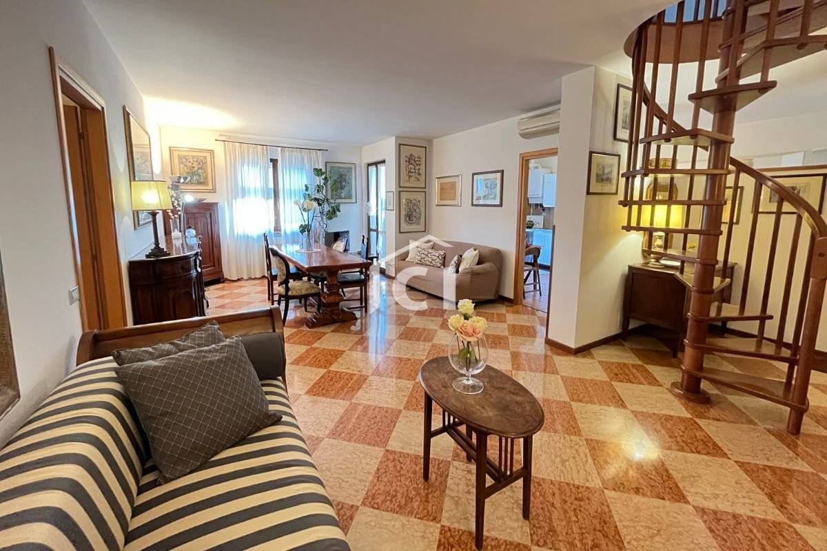 Apartamento T3 em San Pietro in Cariano, Italy N.º 272890