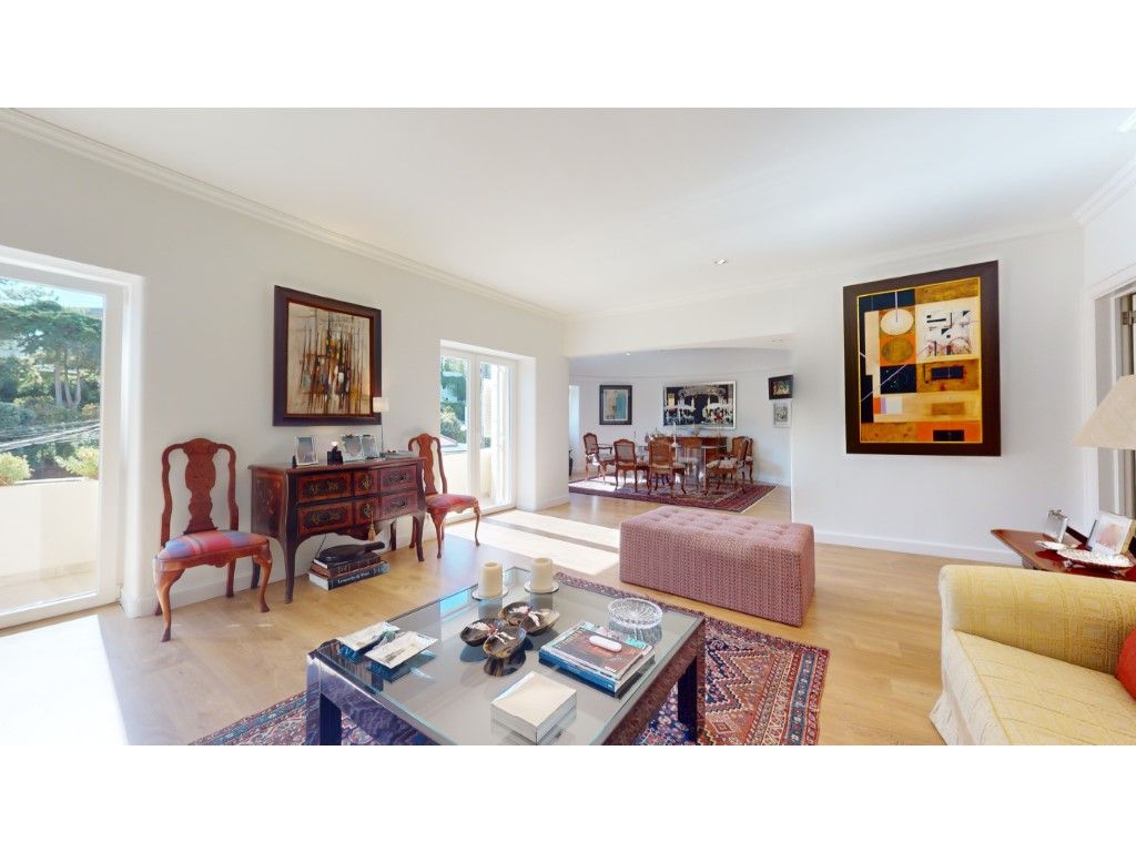 Apartamento de 3 dormitorios en Cascais, Portugal No. 136048