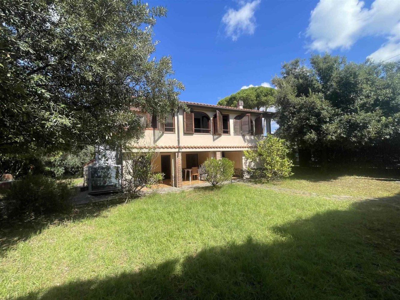 10 bedrooms Apartment in Livorno, Italy No. 356988