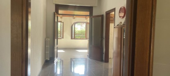 10 bedrooms Apartment in Livorno, Italy No. 356988 4