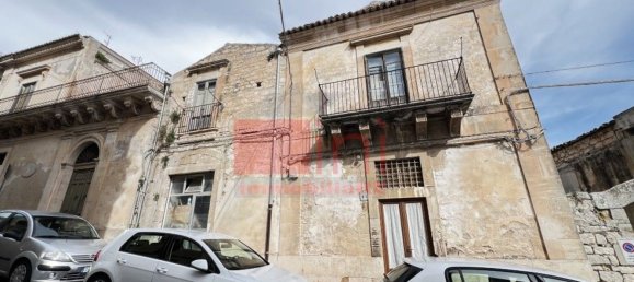 7 rooms House in Modica, Italy No. 202999 3