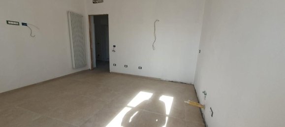 4 rooms Penthouse in Capannori, Italy No. 42731 13