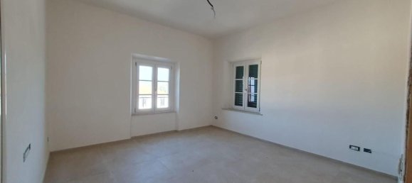 4 rooms Penthouse in Capannori, Italy No. 42731 9