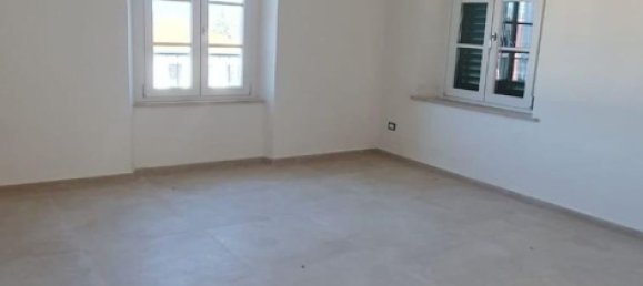 4 rooms Penthouse in Capannori, Italy No. 42731 10