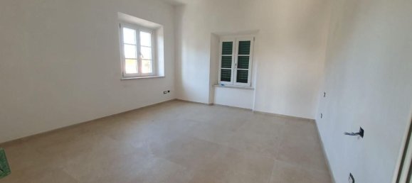 4 rooms Penthouse in Capannori, Italy No. 42731 14