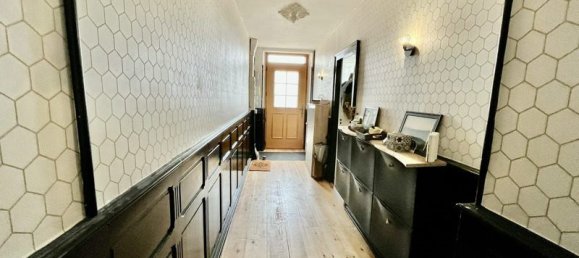 4 bedrooms House in Roquefort, France No. 293836 8