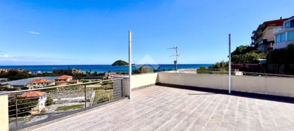 3 bedrooms Apartment in Albenga, Italy No. 381453 2