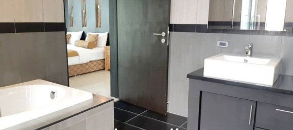 Café/restaurante de 4 dormitorios en Pattaya, Thailand No. 15928 5