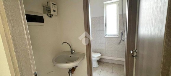 Gewerbliche Immobilie in Bari, Italy 44m², Nr. 213256 6