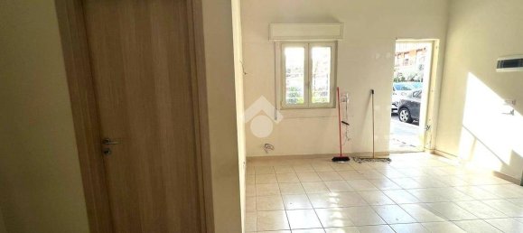 Gewerbliche Immobilie in Bari, Italy 44m², Nr. 213256 3