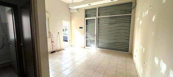 Gewerbliche Immobilie in Bari, Italy 44m², Nr. 213256 4