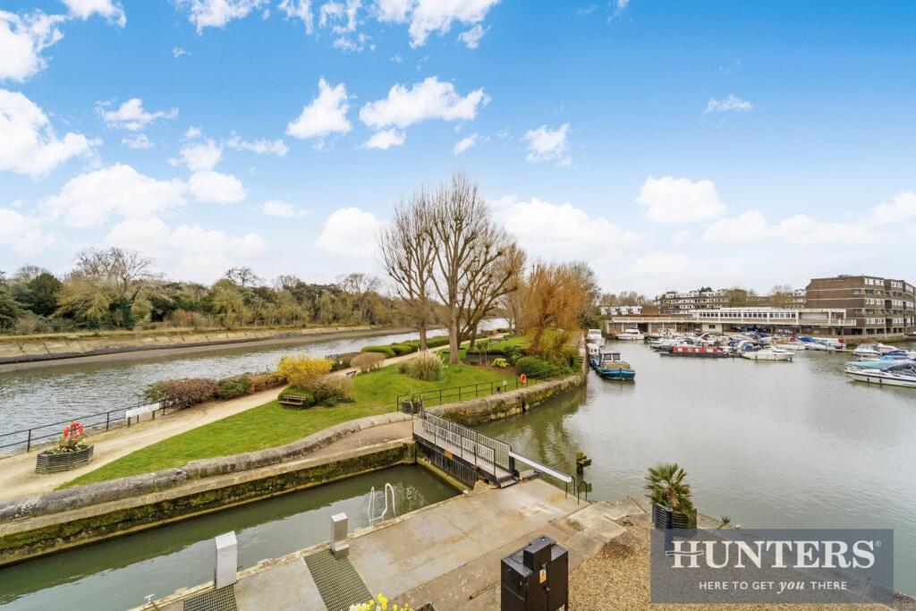 2 bedrooms Apartment in Brentford, United Kingdom No. 12349