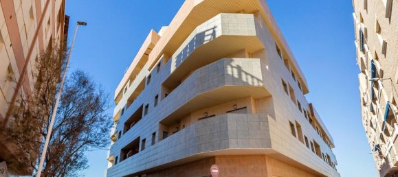 Apartamento de 2 dormitorios en Torrevieja, Spain No. 181787 4