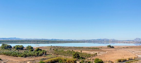 Apartamento de 2 dormitorios en Torrevieja, Spain No. 181787 6