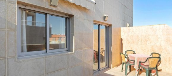 Apartamento de 2 dormitorios en Torrevieja, Spain No. 181787 3