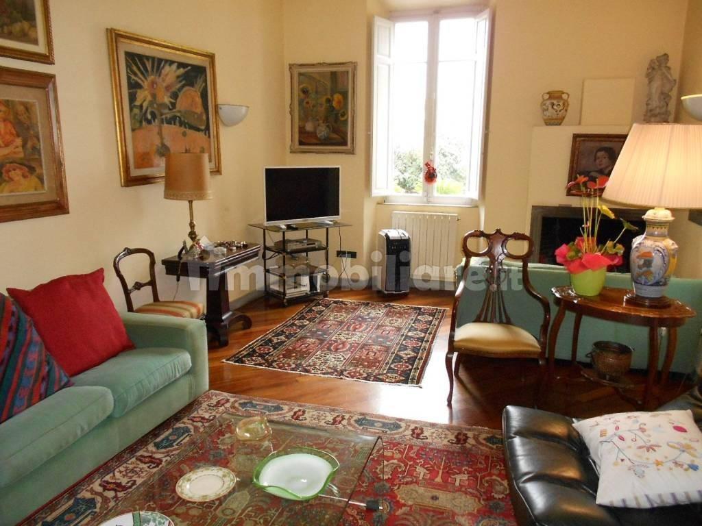 10 rooms Villa in Carrara, Italy No. 41625
