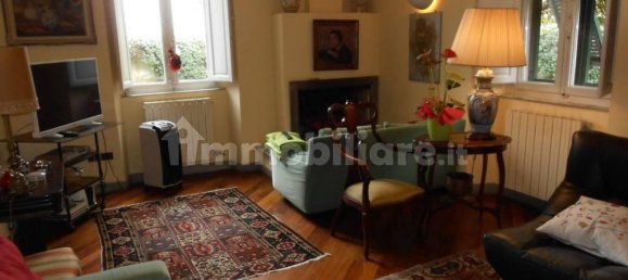 10 rooms Villa in Carrara, Italy No. 41625 2