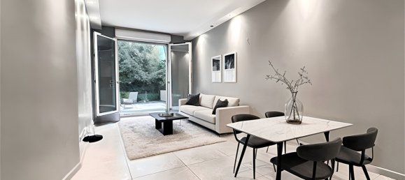 Studio in Paris, France, Nr. 352119 2