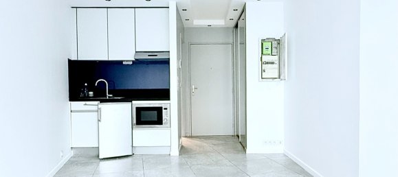 Studio in Paris, France, Nr. 352119 4