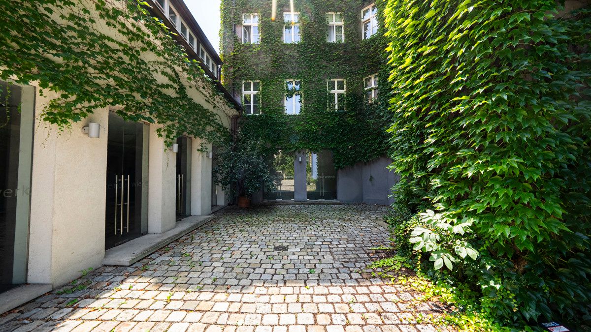 579m² Commercial property in Wahring, Austria No. 127975